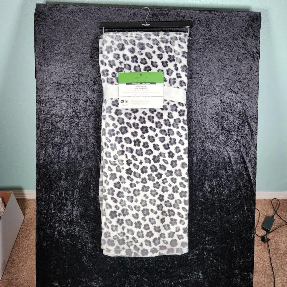 Kate Spade New York Leopard Floral Plush Throw Blanket Grey White 60x70 NEW